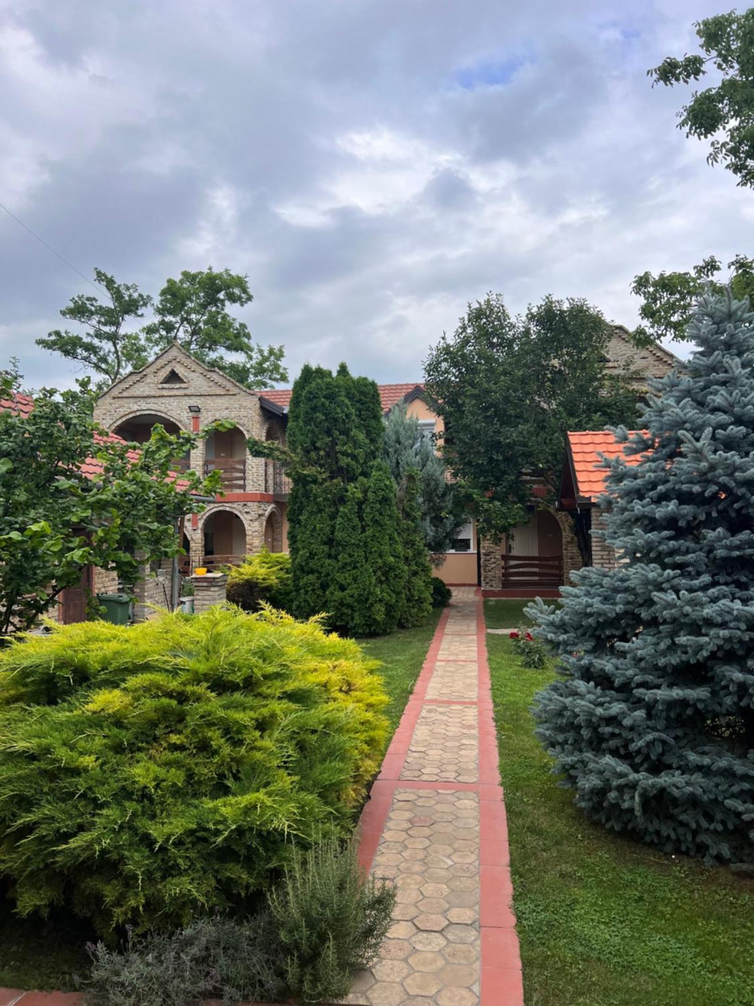 Guest House Lila Sombor Exteriér fotografie
